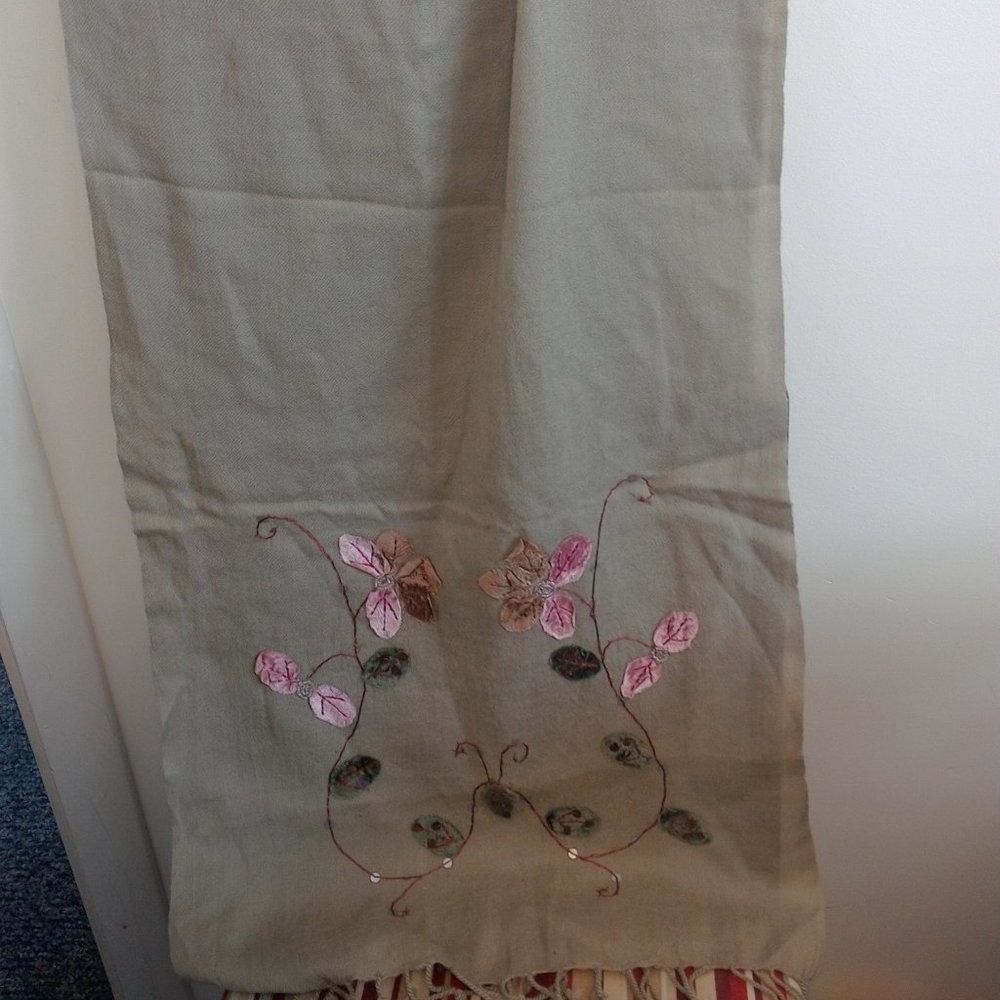 EUC Small vintage scarf
